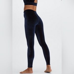 Fabletics Emma Velour Legging dark navy size medium